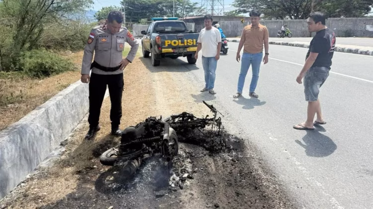 Curi Tabung Elpiji, Motor Pelaku Dibakar Massa di Mamboro