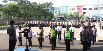 Kapolres Metro Tangerang Kota Pimpin Upacara Penghargaan 25 Personel Berprestasi