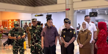 Kajati Sulteng Hadiri Penjemputan Kapolda Baru di Bandara Mutiara SIS Al-Jufri Palu