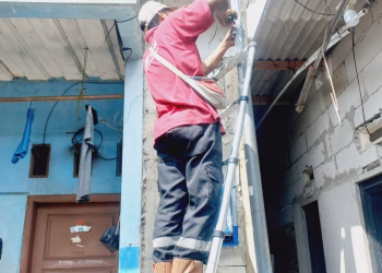 Warga Apresiasi Respon Cepat Lurah Kebon Besar Dalam Memperbaiki Tiang Lampu Penerangan Jalan Umum (PJU)