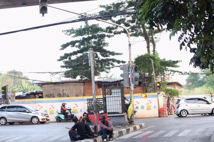 Proyek Galian Pipa Air Bersih di Jalan Cileduk Raya Picu Kemacetan Parah, Masyarakat Terus Dirugikan