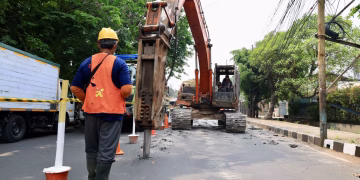 Proyek Perbaikan Jalan Raya M Toha Karawaci Kota Tangerang Resmi Dimulai