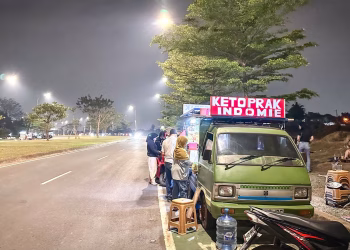 PKL di Jalan Raya BSD Barat Kian Disorot, Pedagang Ketar-Ketir Dikejar Penertiban