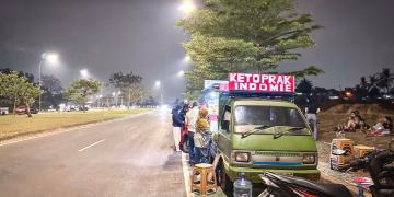 PKL di Jalan Raya BSD Barat Kian Disorot, Pedagang Ketar-Ketir Dikejar Penertiban