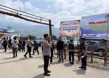 Polres Lanny Jaya Hadir Pastikan Ibadah Pembukaan 70 Tahun Yobel Injil Masuk Ke Kota Tiom Berlangsung Aman Dan Lancar, 10.000 Jemaat Hadir